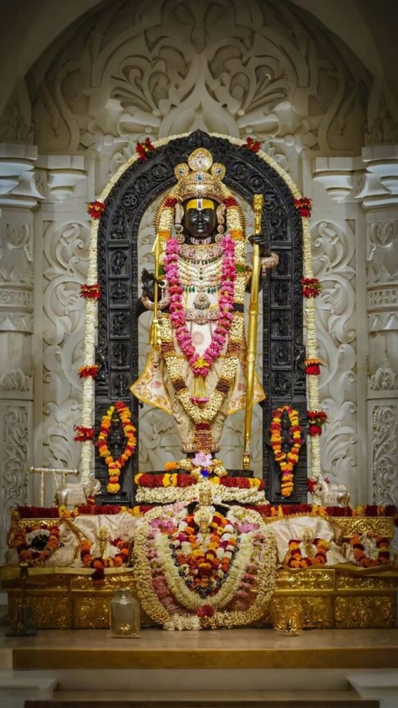 अयोध्येतील राममंदीरात रामलल्लाच्या मूर्तीची प्राणप्रतिष्ठा